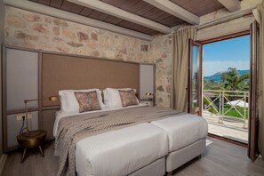 Villa Grand, 4 habitaciones, vistas a la piscina | Ropa de cama de alta calidad, caja fuerte, decoración individual