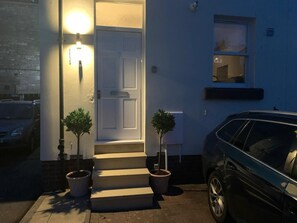 Exterior detail - Skippers Retreat (with free doorstep parking) (North Berwick)