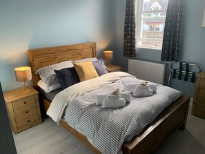 2 chambres, fer et planche à repasser, Wi-Fi gratuit, draps fournis