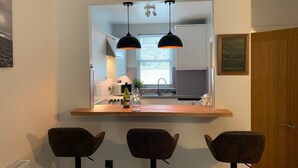 雪櫃、微波爐、焗爐、爐具