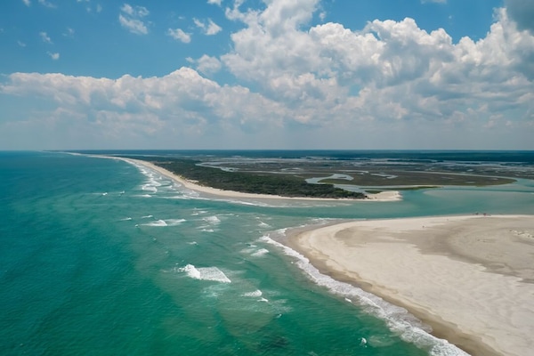 Una spiaggia nelle vicinanze