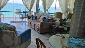 Smart TV, DVD player, stereo