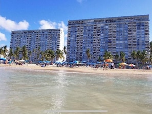 Sulla spiaggia, teli da spiaggia