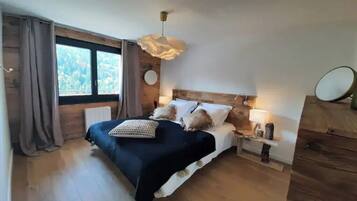 3 chambres, fer et planche à repasser, Wi-Fi gratuit, draps fournis