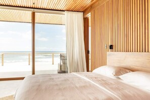 6 bedrooms, in-room safe, iron/ironing board, travel cot - Luxury oceanfront villa, infinity pool + housekeeping & concierge included. (Los Pargos)