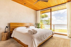 6 chambres, coffres-forts dans les chambres, fer et planche à repasser