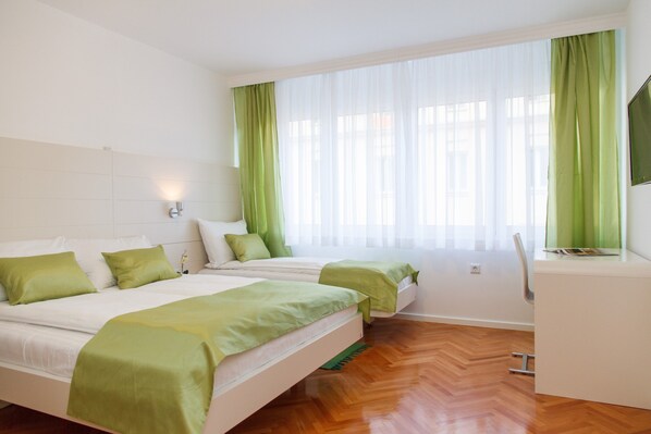 2 bedrooms, iron/ironing board, free WiFi