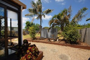 Property grounds - airconditioner,coonara,sunroom,bbq,cosy,pets,boats,jetski (Melbourne)