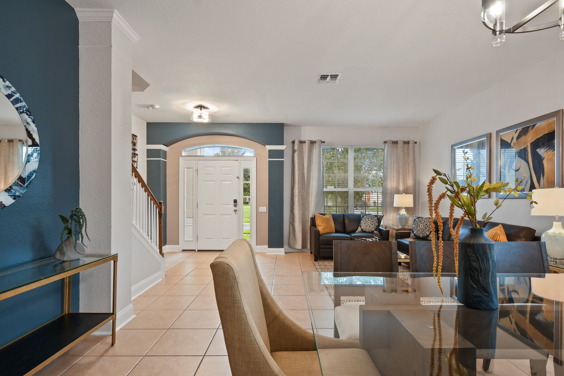 Amazing Remodeled Pool Home Close to Disney with Poolside Theater