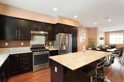 Cozy and Peaceful 3br/3.5bath. SF Bay Area