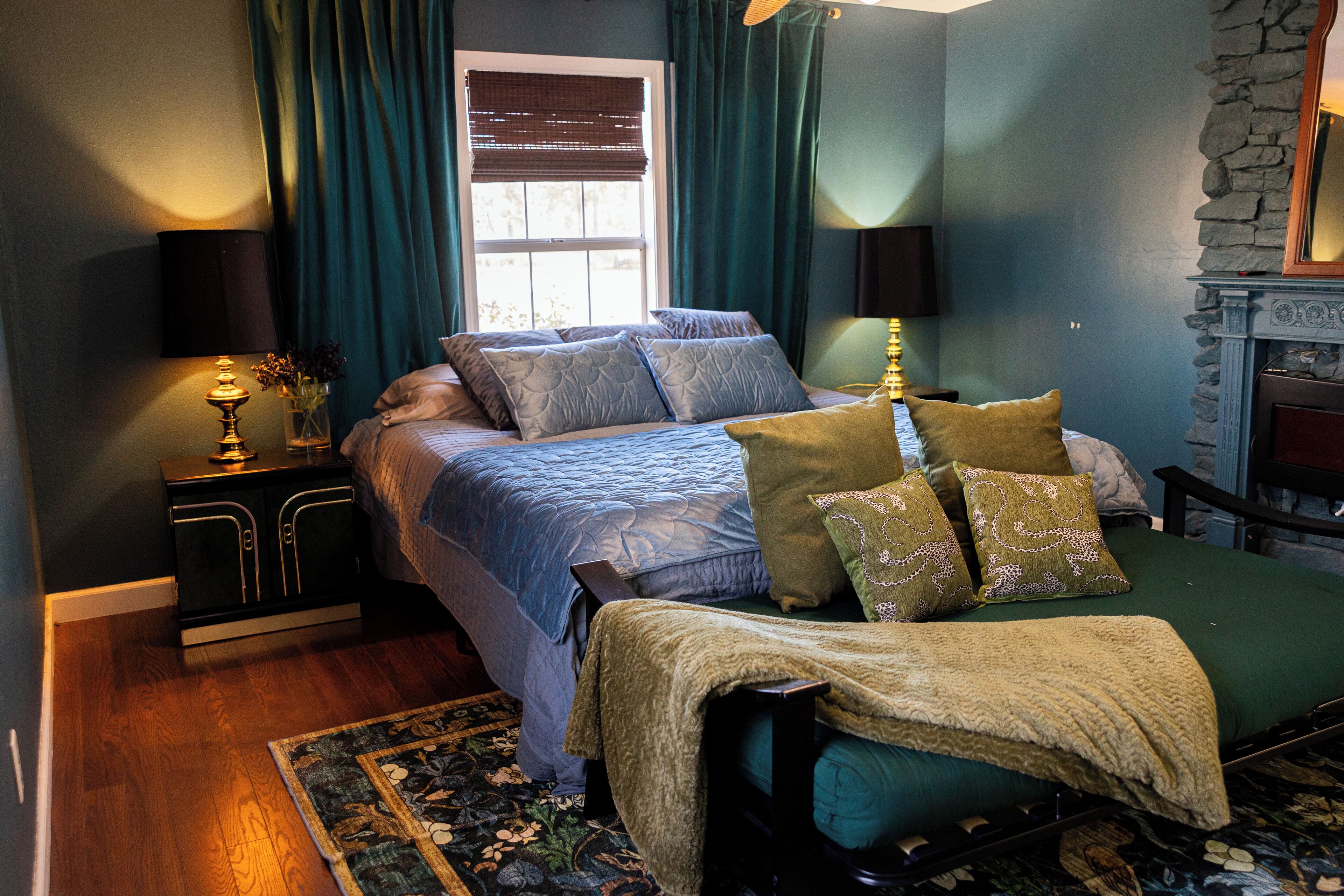 2 多间卧室、办公桌、熨斗/熨衣板、旅行婴儿床