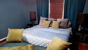 2 bedrooms, desk, iron/ironing board, WiFi (free)