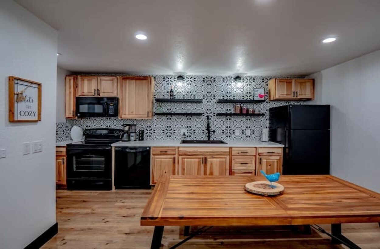 雪櫃、微波爐、焗爐、爐具