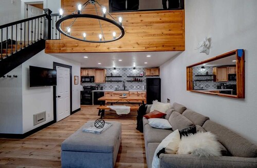 GalindoGetaway-Luxury Renovated,Modern,Mtn Space