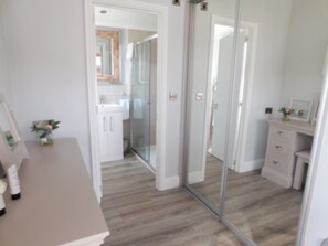 Ferienhaus, Mehrere Betten | 2 Schlafzimmer, Bügeleisen/Bügelbrett, Bettwäsche
