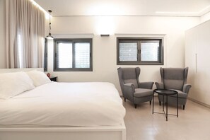 1 habitación, tabla de planchar con plancha y wifi 
