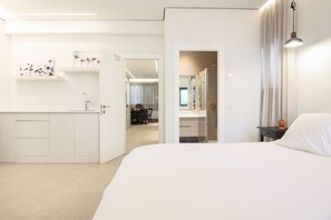 1 habitación, tabla de planchar con plancha y wifi 
