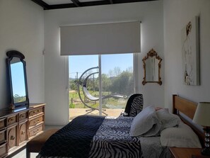 3 bedrooms, desk, free WiFi, bed sheets
