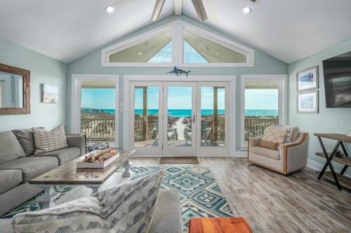 Beachfront Paradise!! Beautiful open floorplan Gulf Shores Beach House