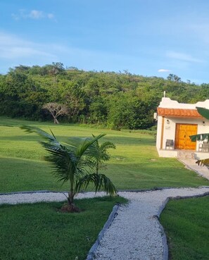 Property grounds - Private 2 bedroom Casitas with pool. Azteca villas (Treasure Beach)