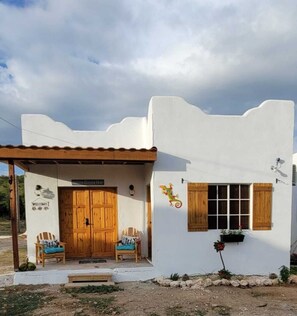 Exterior - Private 2 bedroom Casitas with pool. Azteca villas (Treasure Beach)