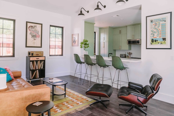 Sacramento Vacation Rental | 2BR | 1BA | Step-Free Access | 933 Sq Ft