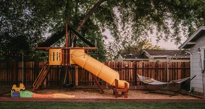 Sacramento Guest House w/ Patio ~ 5 Mi to Downtown