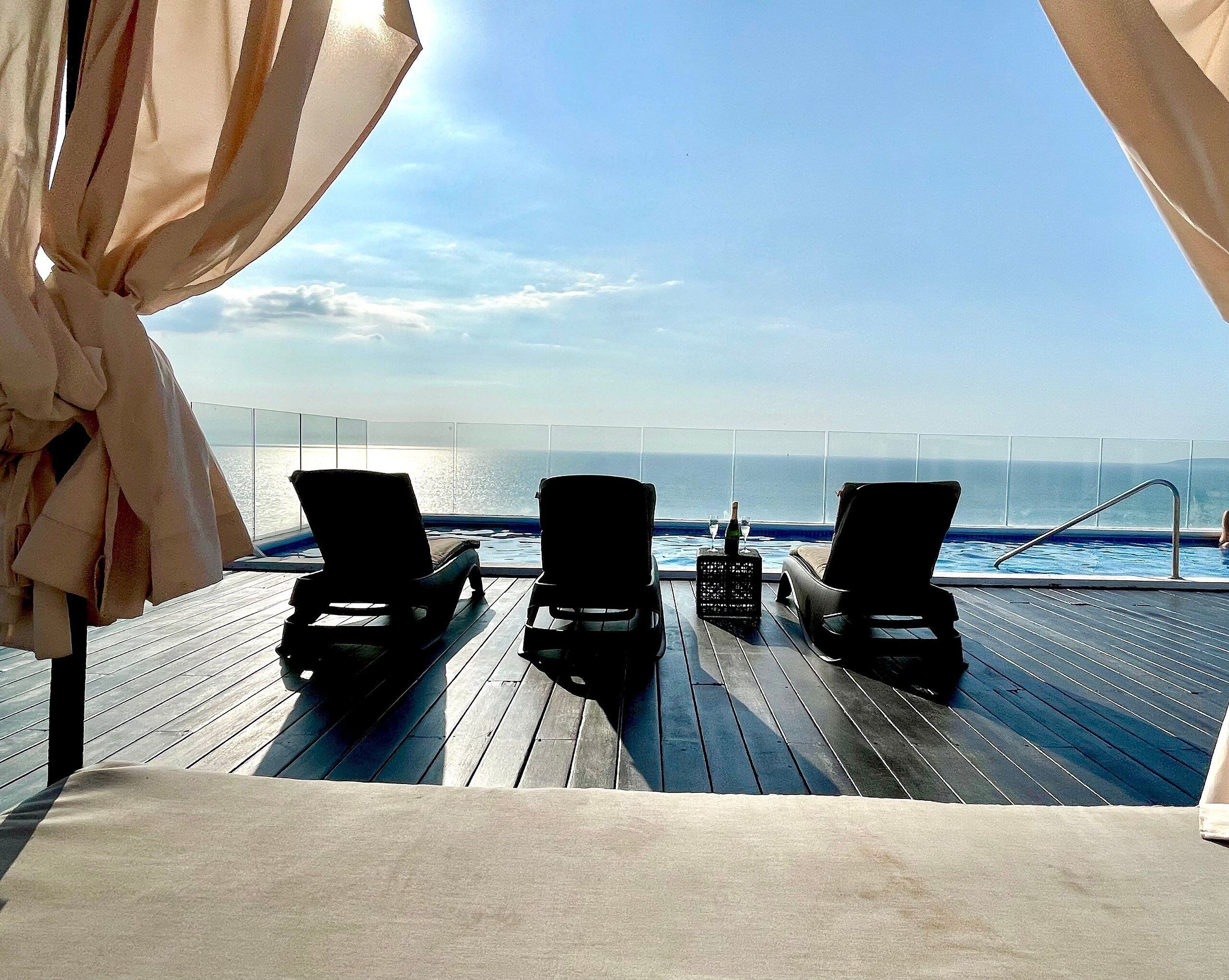 Een verwarmd zwembad