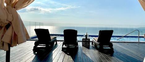 Een verwarmd zwembad