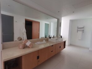 Hair dryer, towels, shampoo - BEACHFRONT PENTHOUSE with PRIVATE POOL (Nuevo Vallarta)