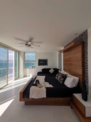 3 bedrooms, iron/ironing board, Internet, bed sheets