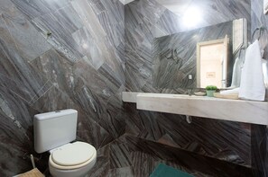 Shower, towels