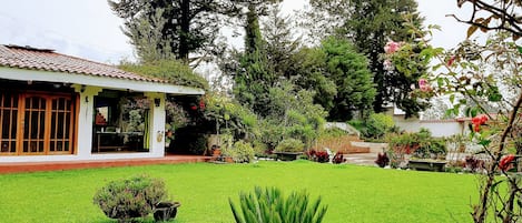 Deluxe Villa, Mountain View | 4 bedrooms, down comforters, individually decorated