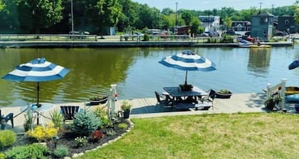 Fairport Village Triangle Home on the Erie Canal