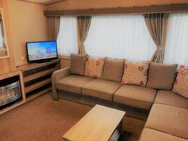 Superior Mobile Home | Living area