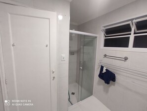 Interior - Apartment Guarujá Pitangueiras 100 mts from the beach (SP)