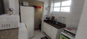 Kühlschrank, Mikrowelle, Ofen, Mixer