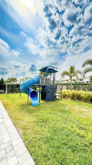 Children’s area - 256-Luxury 7BR Mansion: Pool, Spa, Cinema (Four Corners)