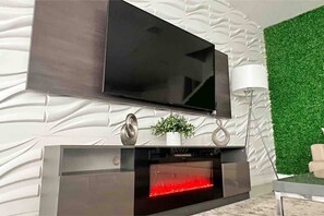 Interior - 256-Luxury 7BR Mansion: Pool, Spa, Cinema (Four Corners)