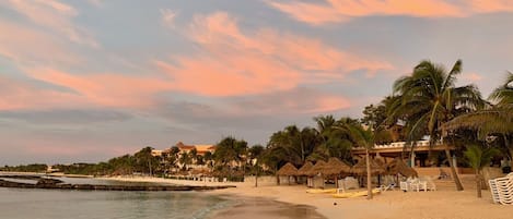 Una playa cerca