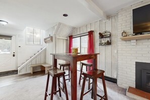 Dining - Waterfront Home w/ Deck, Balcony, Fireplace & Private W/D - Walk Downtown (Ketchum)