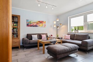 Fernseher, DVD-Player, Stereoanlage