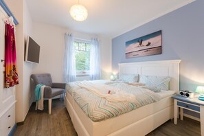 2 bedrooms, iron/ironing board, WiFi - Hafenstrasse 27 Whg. 7 "Anker" - high quality and maritime furnished (Zingst)