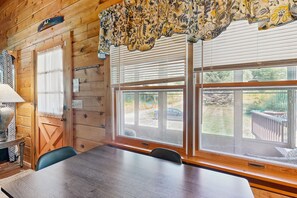 Dining - Charming, dog-friendly cabin with a full kitchen, free WiFi, & private hot tub (Easton)