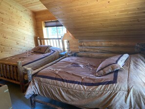 3 bedrooms, free WiFi, bed sheets, wheelchair access