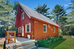 Exterior - Dog-Friendly Cottage w/Free WiFi, Kayak, Firepit, and Wood Stove (Ossipee)