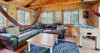 Dog-Friendly Cottage w/Free WiFi, Kayak, Firepit, and Wood Stove