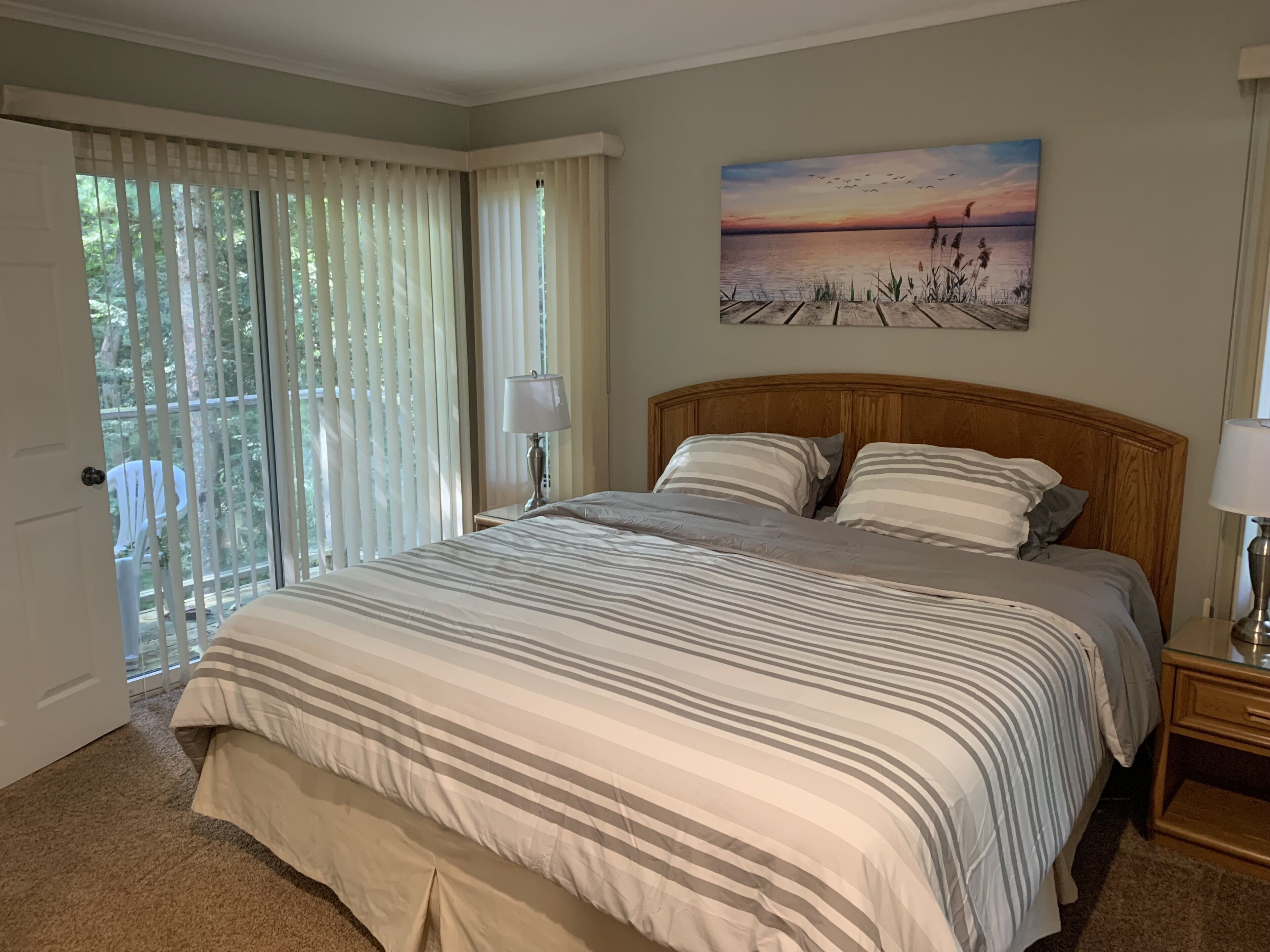 2 عدّة غرف نوم وواي فاي وملاءات أسرّة