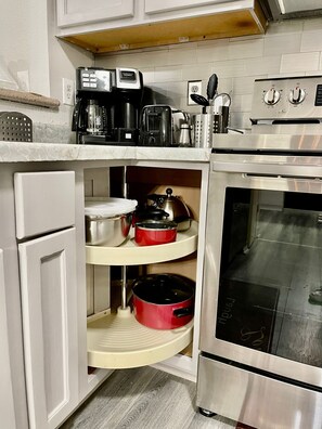 Fridge, microwave, oven, stovetop - Best Value - 3 BR Home by Premier Host- Heart of Katy (Katy)