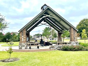 Outdoor dining - Best Value - 3 BR Home by Premier Host- Heart of Katy (Katy)